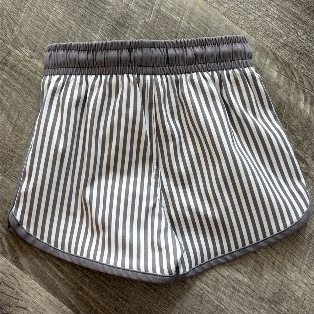 New Rylee + Cru Gray and White pinStriped Swim Trunks 3-6m